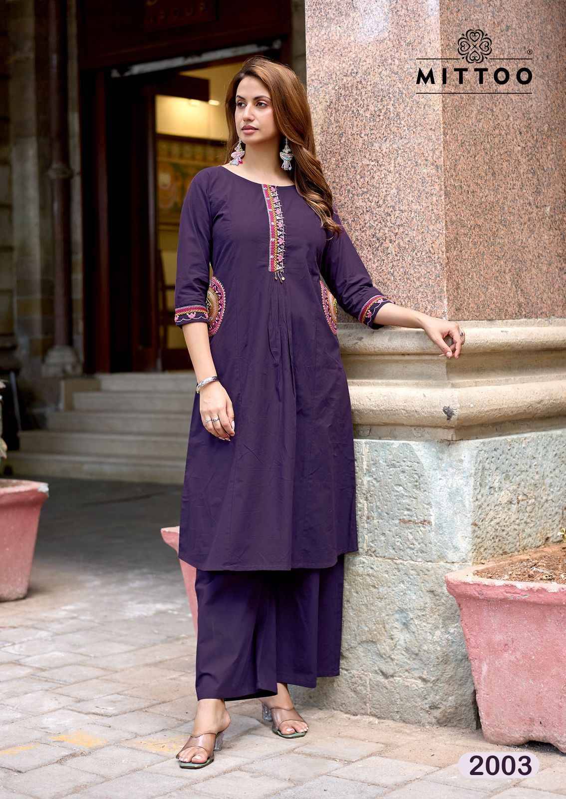 Vanyaa By MITTOO 2001 to 2004 Designer Casuals Wear Collection Rayon Kurtis With Bottom Hand work At Wholesale Price